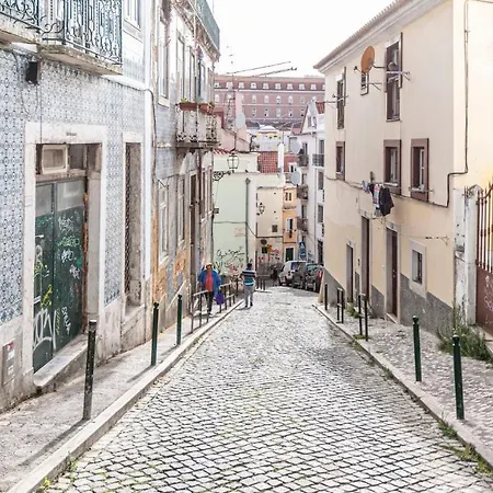 Apartment Plum Guide - The Azure Mezzanine Lissabon